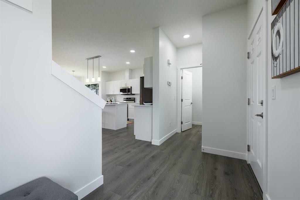 71 Heritage Manor, Cochrane, AB - Indoor