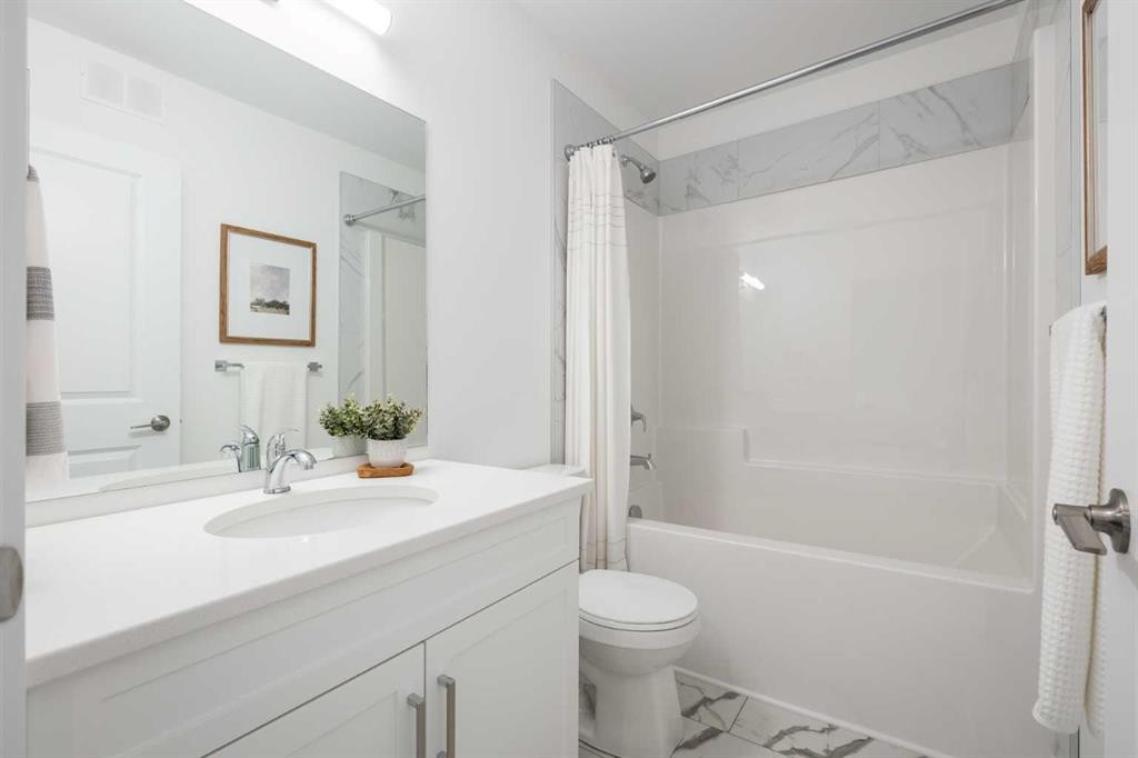 506 Ranch Green, Strathmore, AB - Indoor Photo Showing Bathroom