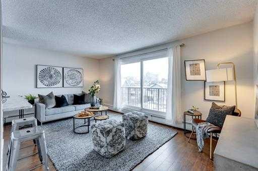 401-2203 14 Street Sw, Calgary, AB - Indoor Photo Showing Living Room