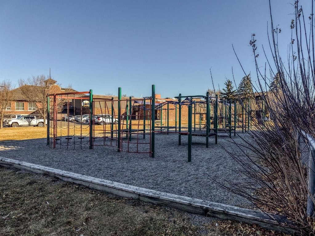 406-1420 Memorial Drive Nw, Calgary, AB - Outdoor