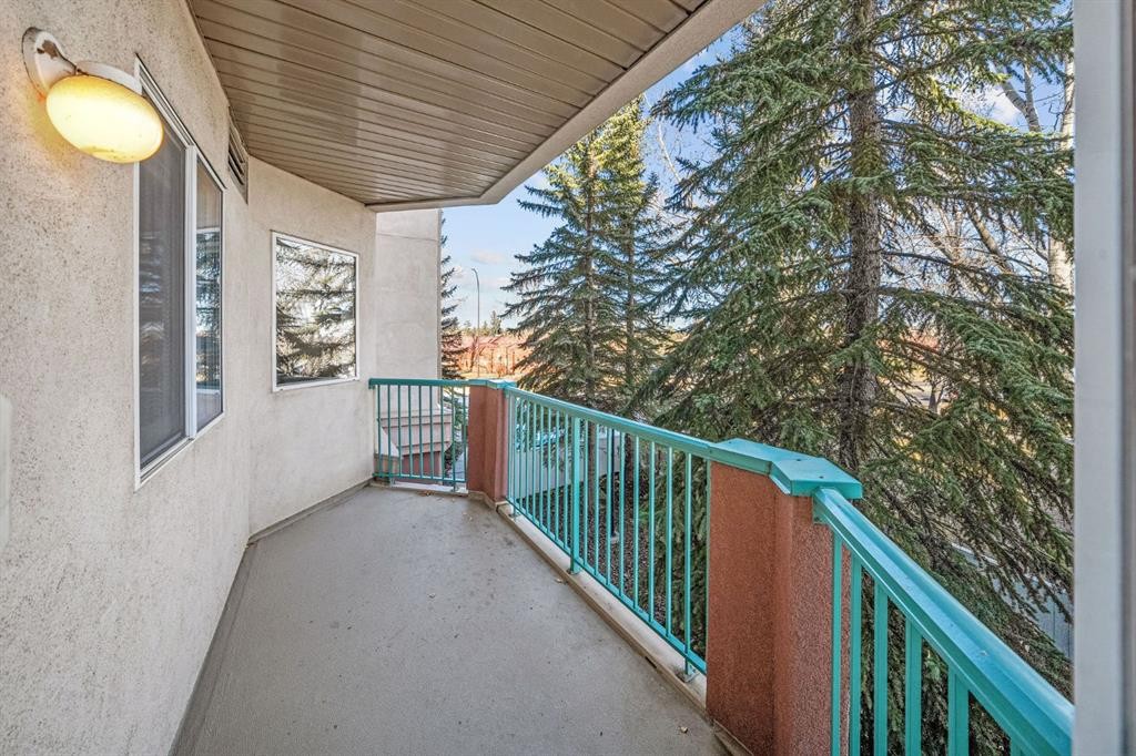 207-200 Lincoln Way Sw, Calgary, AB - Outdoor With Exterior