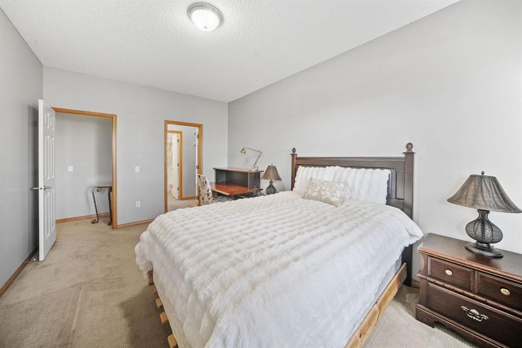 207-200 Lincoln Way Sw, Calgary, AB - Indoor Photo Showing Bedroom