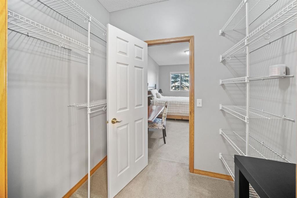 207-200 Lincoln Way Sw, Calgary, AB - Indoor With Storage