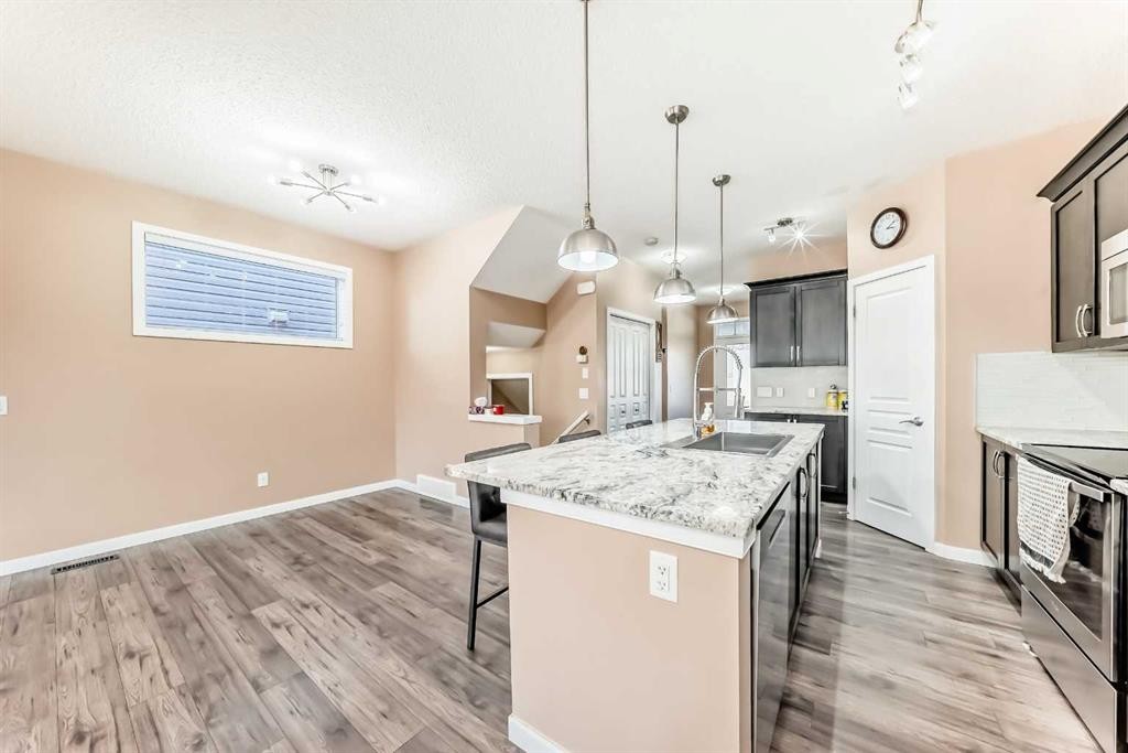 367 Auburn Crest Way Se, Calgary, AB - Indoor Photo Showing Kitchen With Upgraded Kitchen