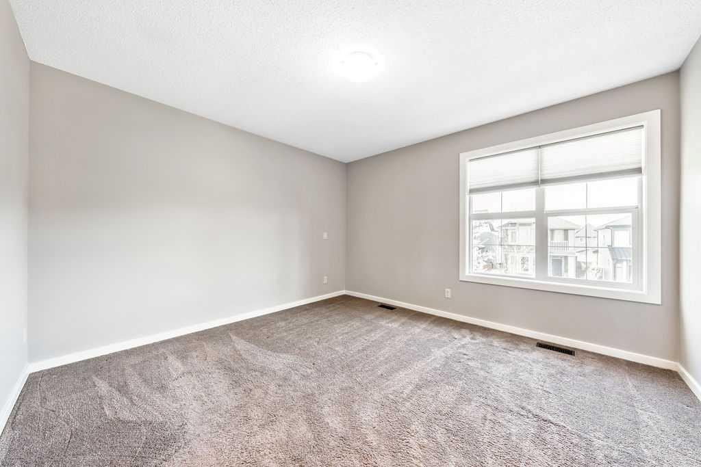 37 Marquis Common Se, Calgary, AB - Indoor Photo Showing Other Room