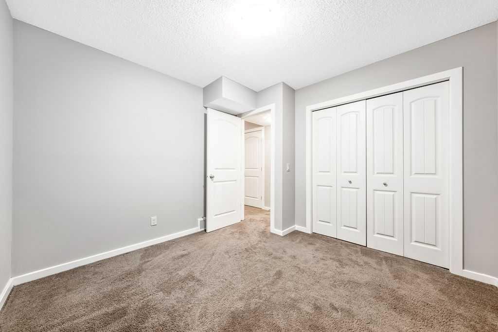 37 Marquis Common Se, Calgary, AB - Indoor