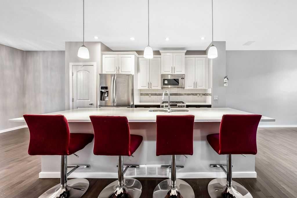 37 Marquis Common Se, Calgary, AB - Indoor Photo Showing Kitchen With Upgraded Kitchen