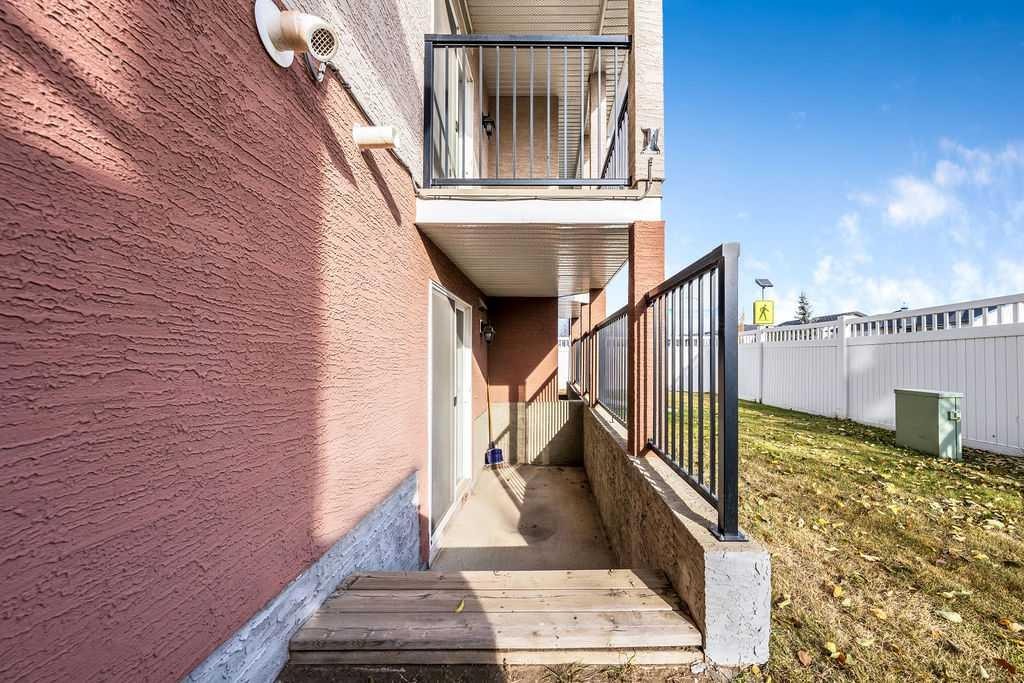 313 Strathcona Circle, Strathmore, AB - Outdoor With Exterior