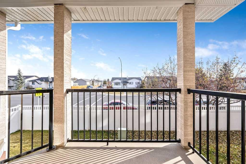 313 Strathcona Circle, Strathmore, AB - Outdoor With Exterior