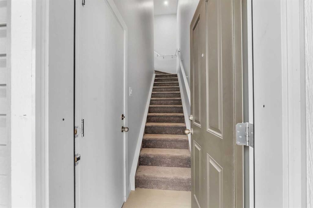 342 Canals Crossing Sw, Airdrie, AB - Indoor Photo Showing Other Room