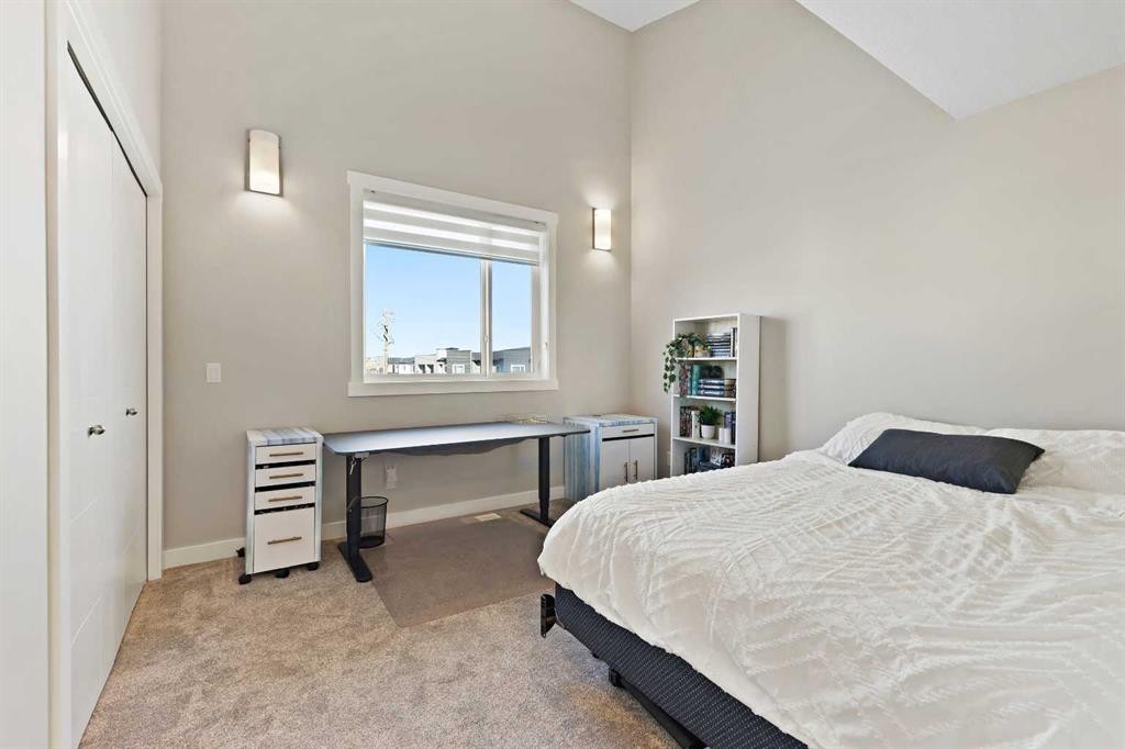357 Sage Hill Circle Nw, Calgary, AB - Indoor Photo Showing Bedroom