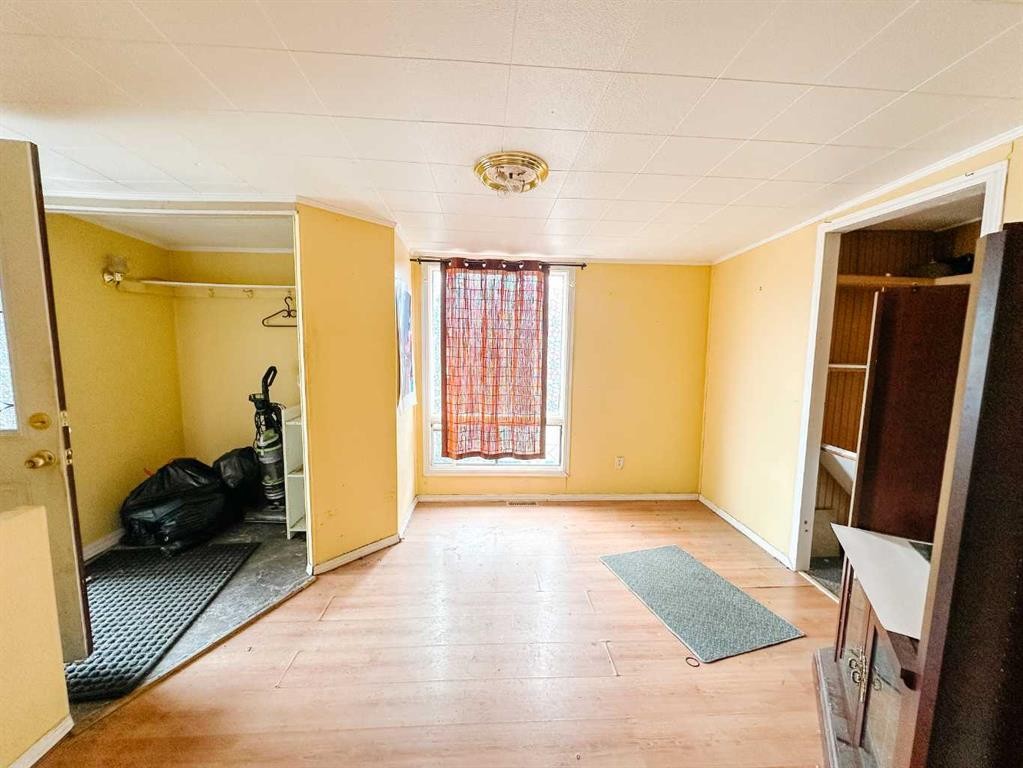 14-5800 46 Street, Olds, AB