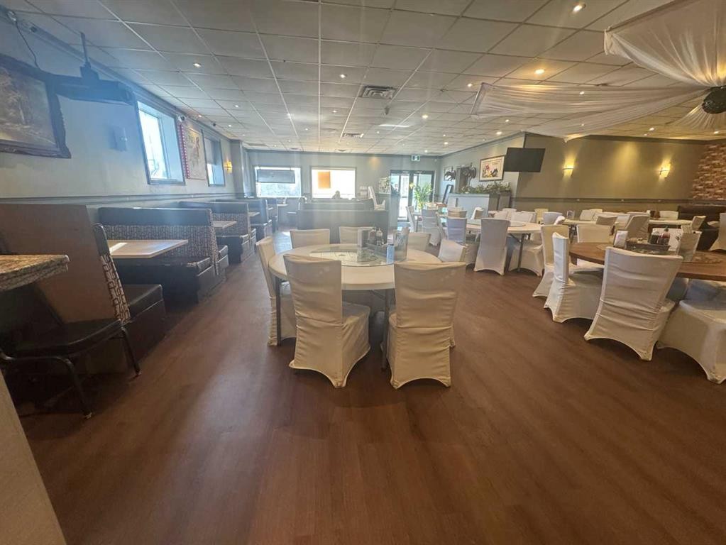 5020 17 Avenue Se, Calgary, AB