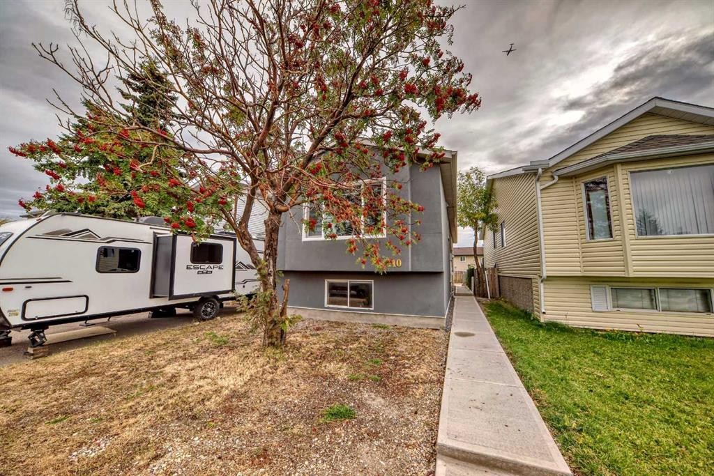 110 Falmere Way Ne, Calgary, AB - Outdoor