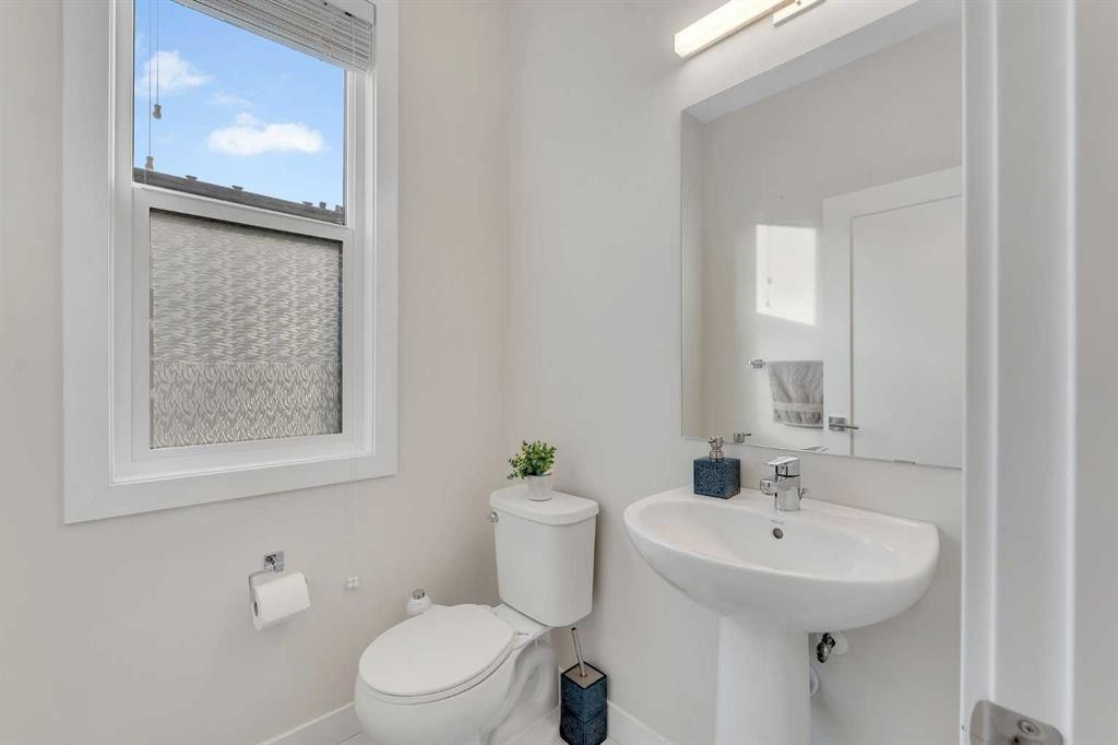 106-72 Cornerstone Manor Ne, Calgary, AB - Indoor Photo Showing Bathroom