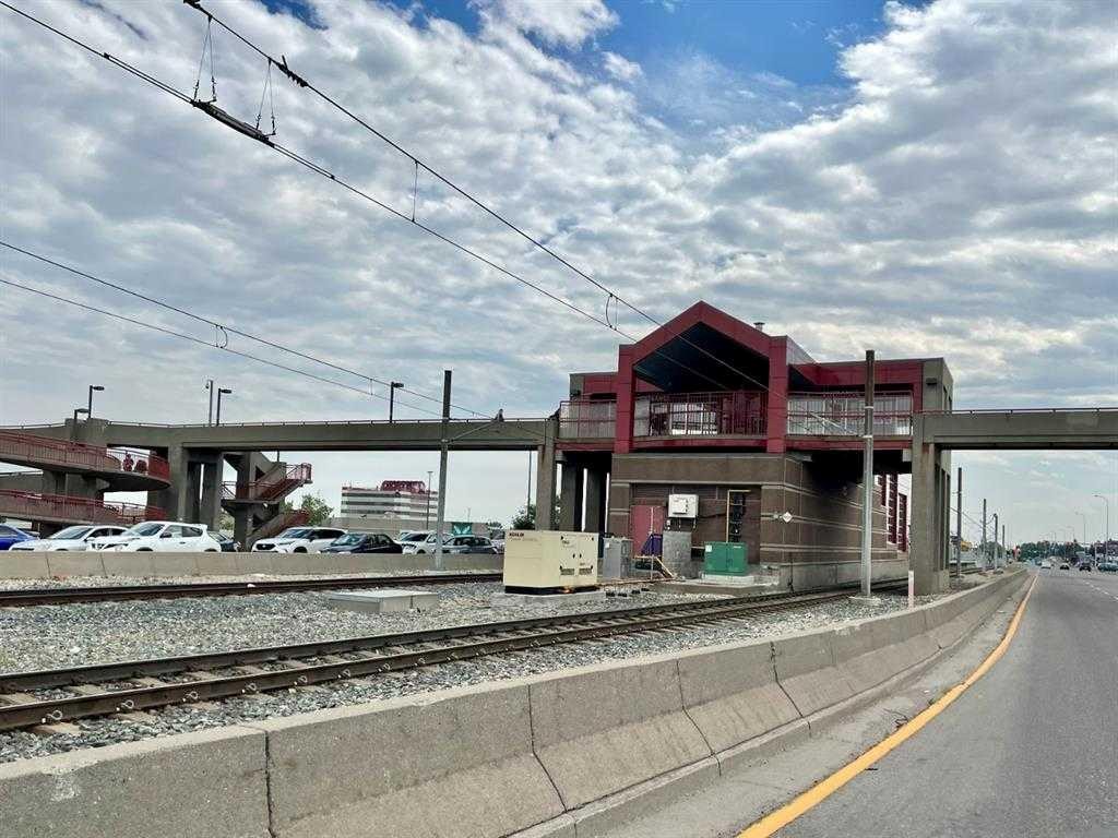 920 36 Street Ne, Calgary, AB