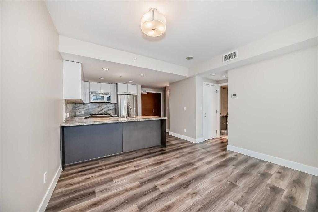 307-519 Riverfront Avenue Se, Calgary, AB - Indoor