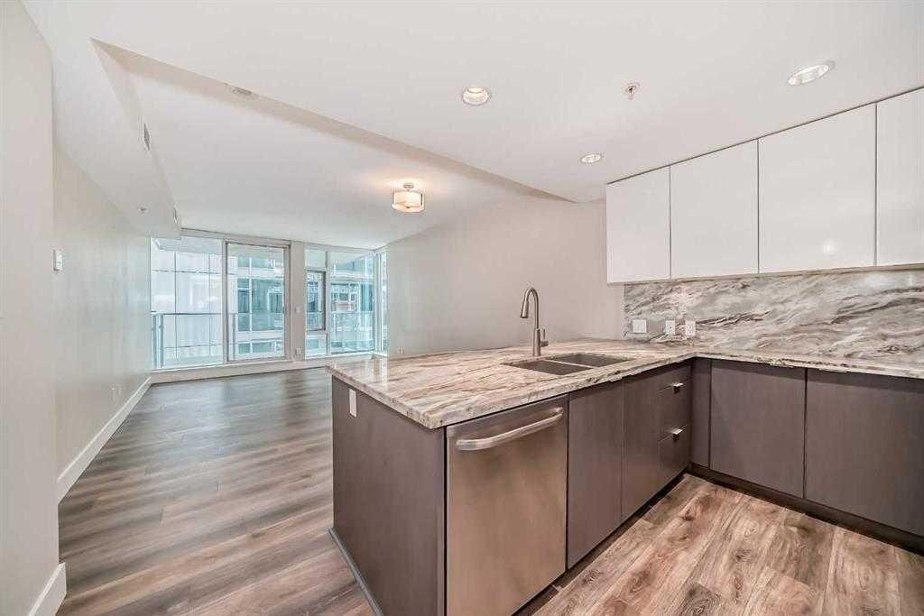 307-519 Riverfront Avenue Se, Calgary, AB - Indoor Photo Showing Kitchen With Double Sink With Upgraded Kitchen
