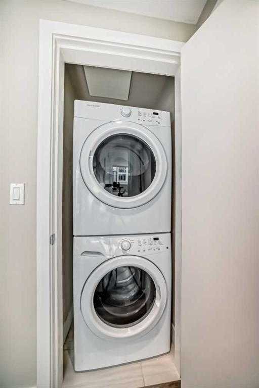 307-519 Riverfront Avenue Se, Calgary, AB - Indoor Photo Showing Laundry Room