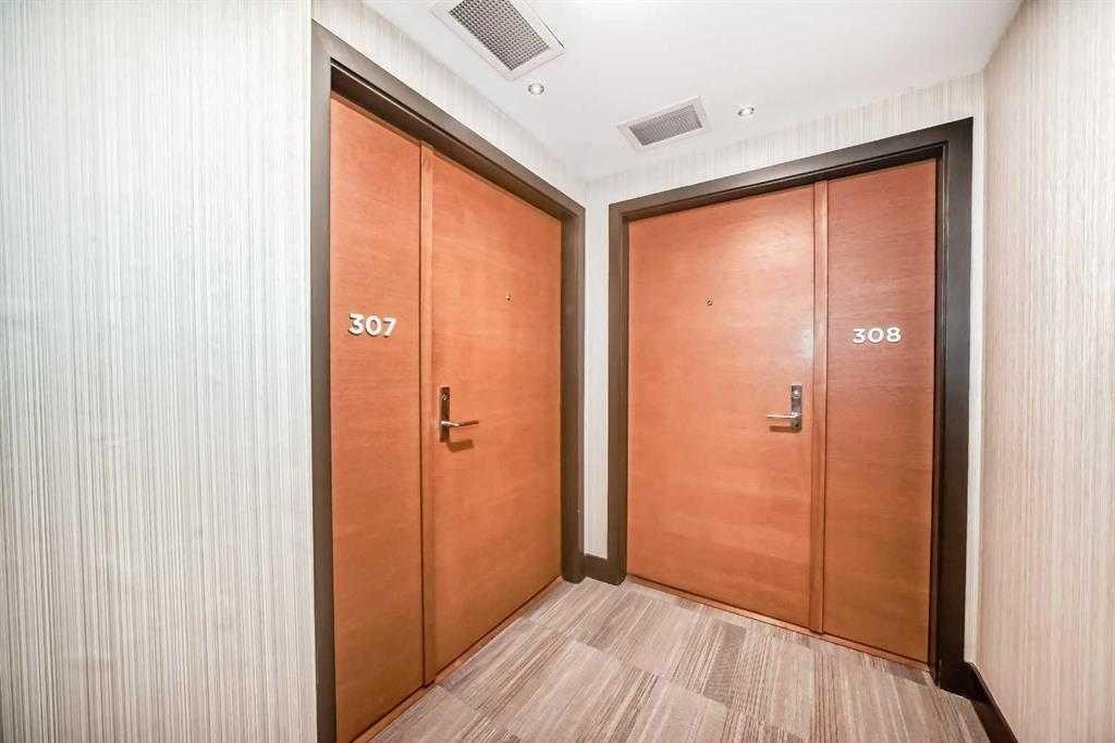 307-519 Riverfront Avenue Se, Calgary, AB - Indoor Photo Showing Other Room