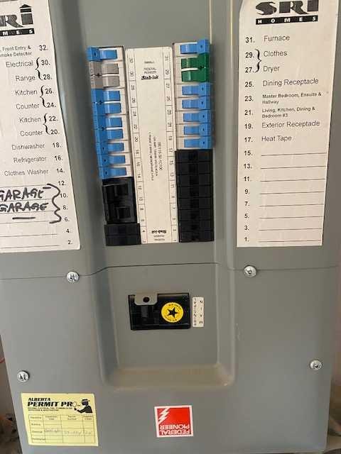 325 1 Street, Irricana, AB - Indoor Photo Showing Other Room