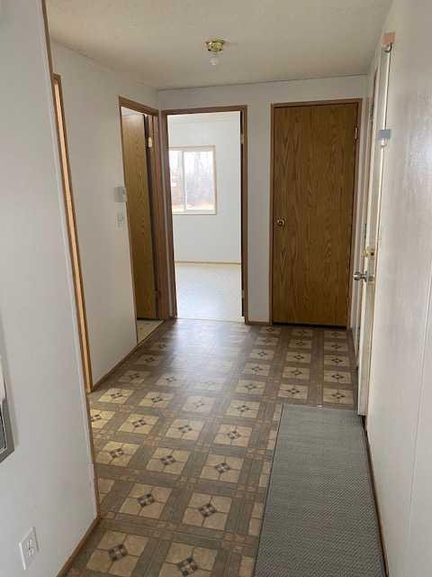 325 1 Street, Irricana, AB - Indoor Photo Showing Other Room