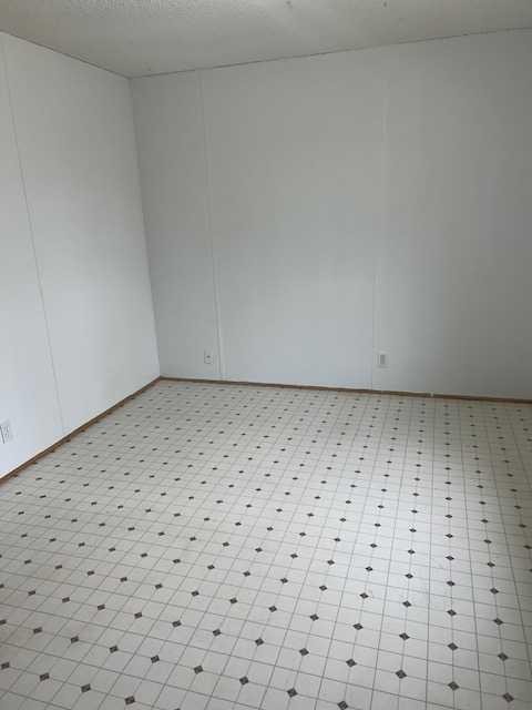 325 1 Street, Irricana, AB - Indoor Photo Showing Other Room