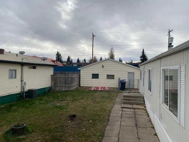325 1 Street, Irricana, AB - Outdoor