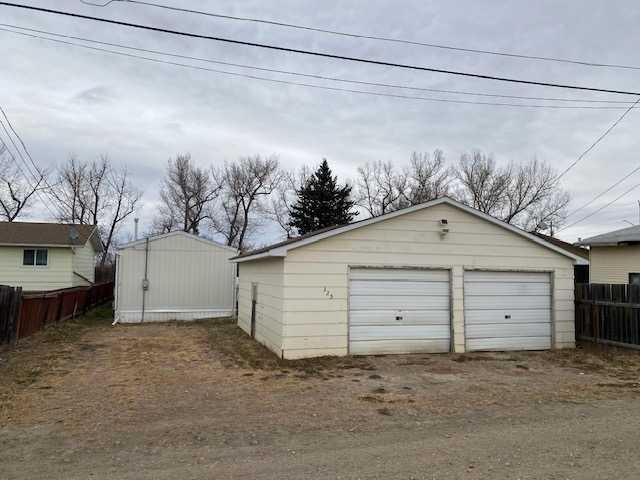 325 1 Street, Irricana, AB - Outdoor