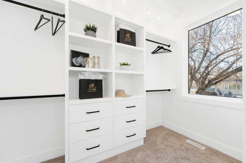 1444 43 Street Sw, Calgary, AB - Indoor Photo Showing Other Room