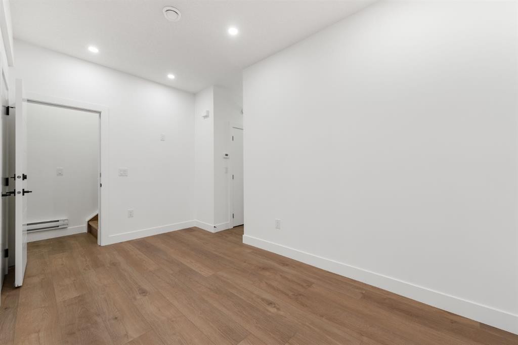 1444 43 Street Sw, Calgary, AB - Indoor Photo Showing Other Room