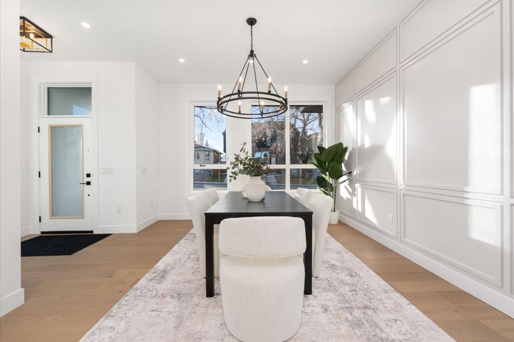 1444 43 Street Sw, Calgary, AB - Indoor Photo Showing Dining Room