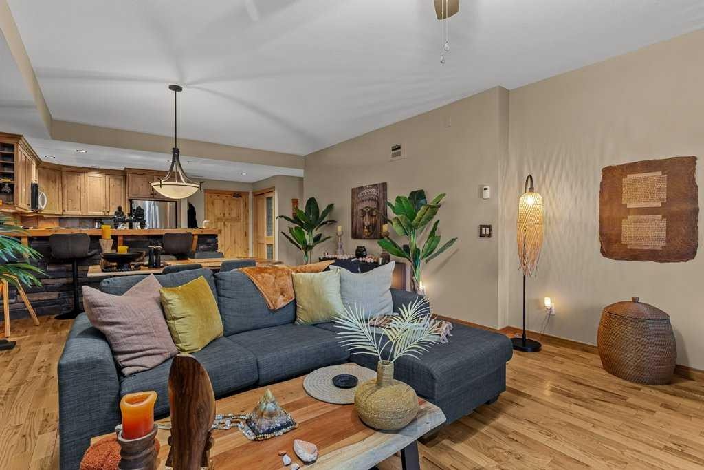 2107-101B Stewart Creek Landing, Canmore, AB - Indoor Photo Showing Living Room