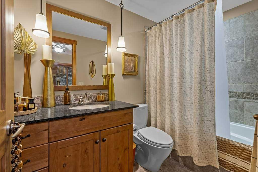 2107-101B Stewart Creek Landing, Canmore, AB - Indoor Photo Showing Bathroom