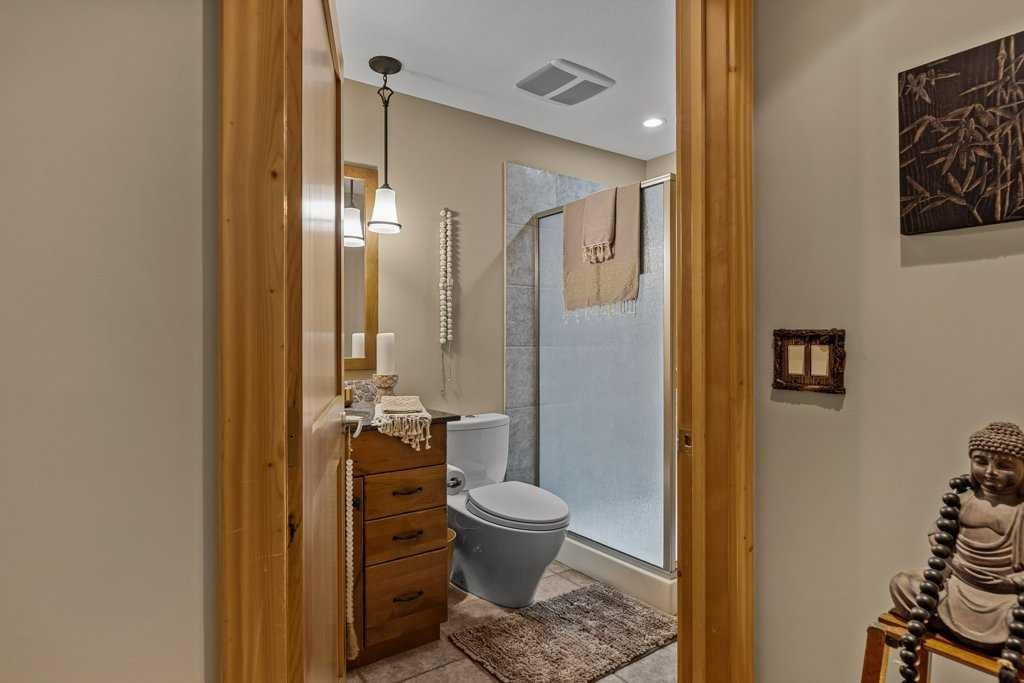 2107-101B Stewart Creek Landing, Canmore, AB - Indoor Photo Showing Bathroom
