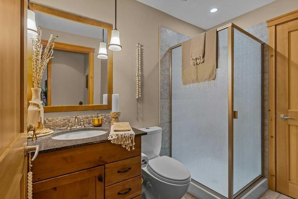 2107-101B Stewart Creek Landing, Canmore, AB - Indoor Photo Showing Bathroom