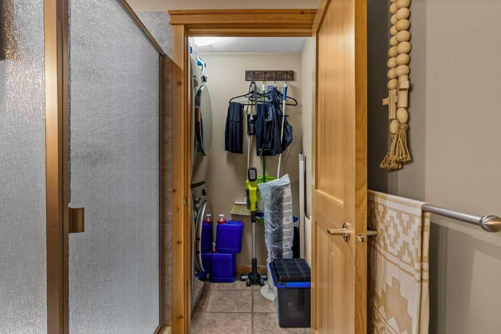 2107-101B Stewart Creek Landing, Canmore, AB - Indoor