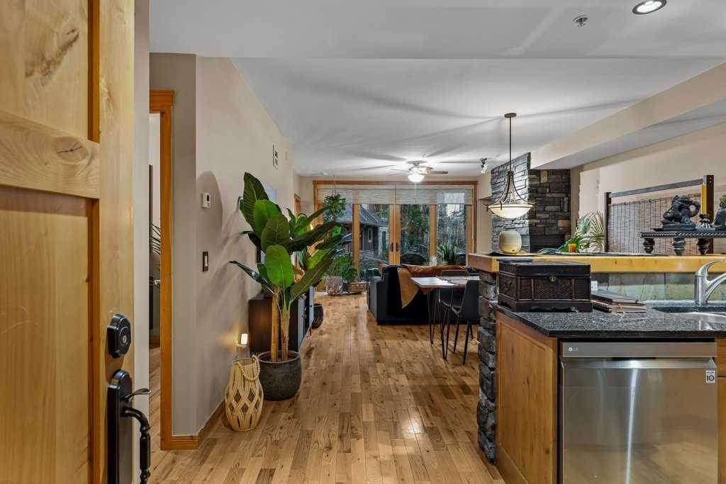 2107-101B Stewart Creek Landing, Canmore, AB - Indoor