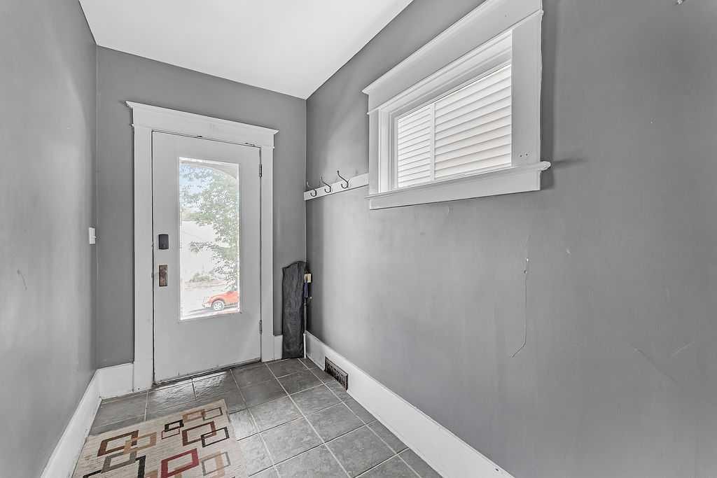 2117 17A Street Sw, Calgary, AB - Indoor Photo Showing Other Room