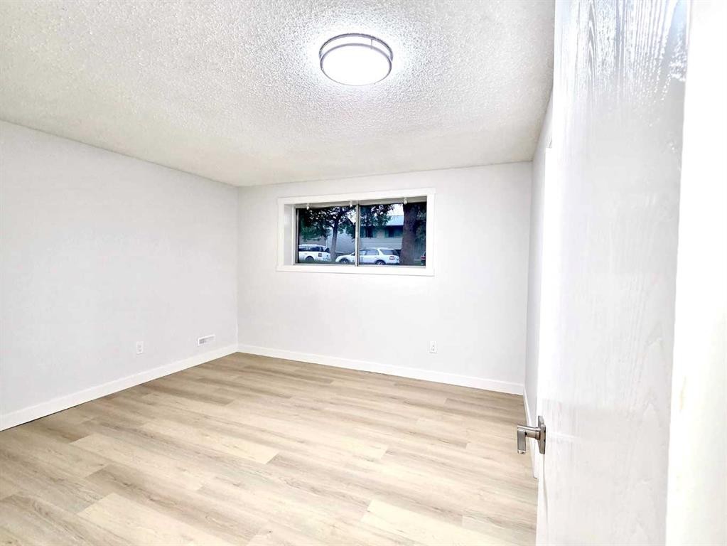131 Whiteview Close Ne, Calgary, AB - Indoor Photo Showing Other Room