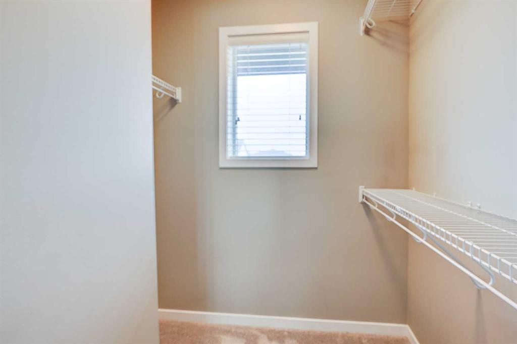 198 Masters Avenue Se, Calgary, AB - Indoor