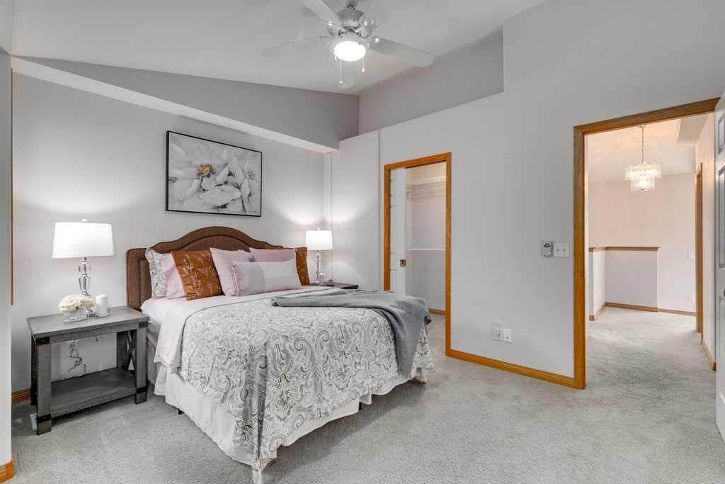 133 Chaparral Ridge Point Se, Calgary, AB - Indoor Photo Showing Bedroom