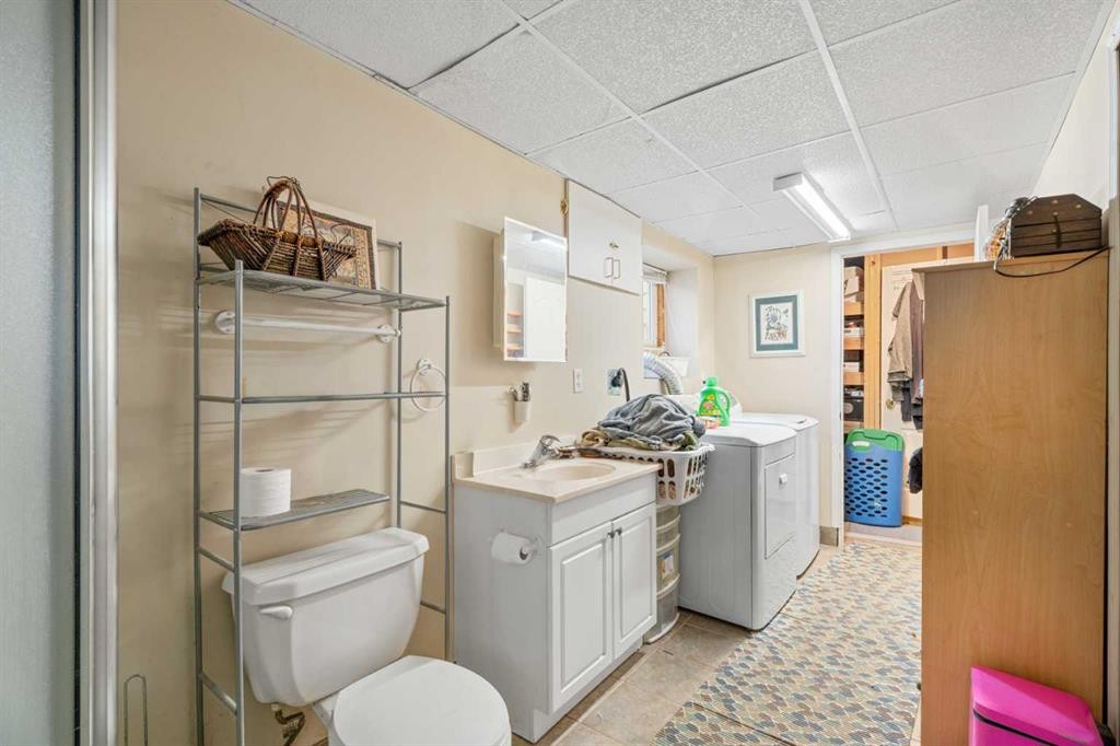 7417 24 Street Se, Calgary, AB - Indoor