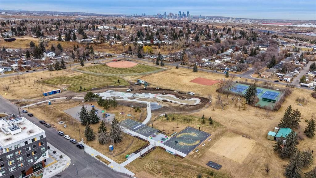 7417 24 Street Se, Calgary, AB - Outdoor With View