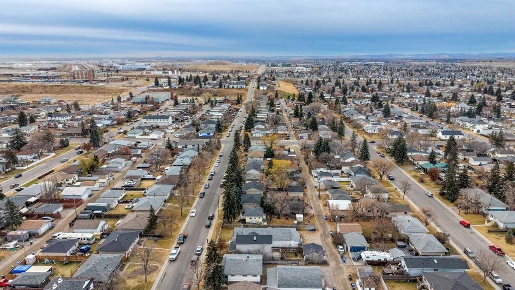 7417 24 Street Se, Calgary, AB - Outdoor With View
