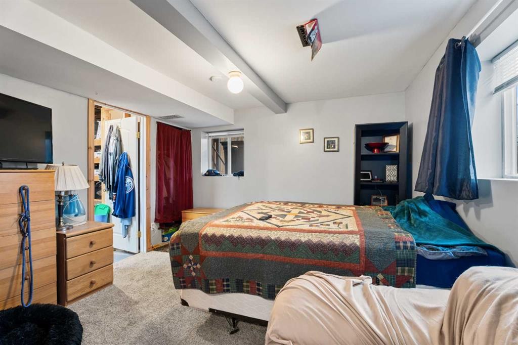 7417 24 Street Se, Calgary, AB - Indoor Photo Showing Bedroom