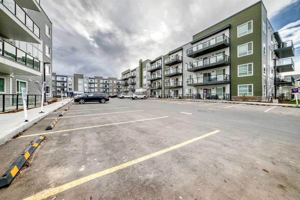 3104-33 Carringham Gate Nw, Calgary, AB - Outdoor With Balcony With Facade