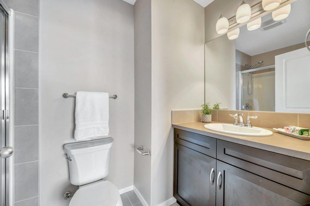 65 Marine Drive Se, Calgary, AB - Indoor Photo Showing Bathroom