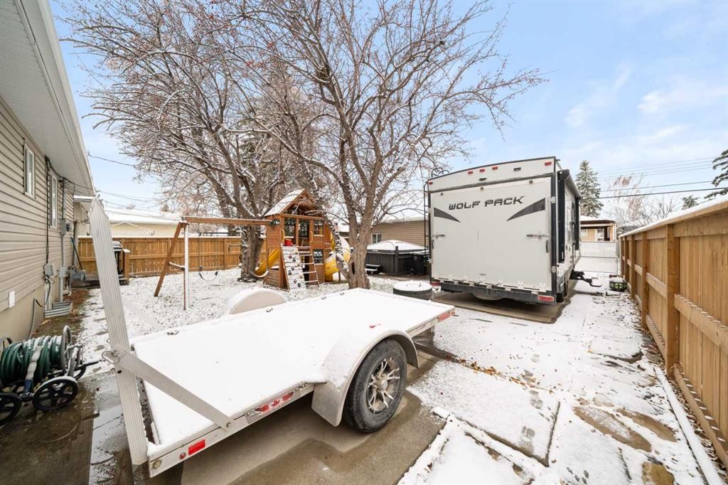 2219 41 Street Se, Calgary, AB - Outdoor