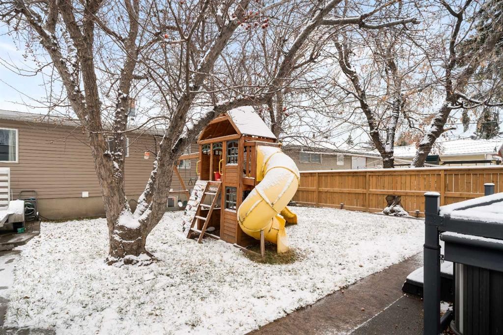 2219 41 Street Se, Calgary, AB - Outdoor